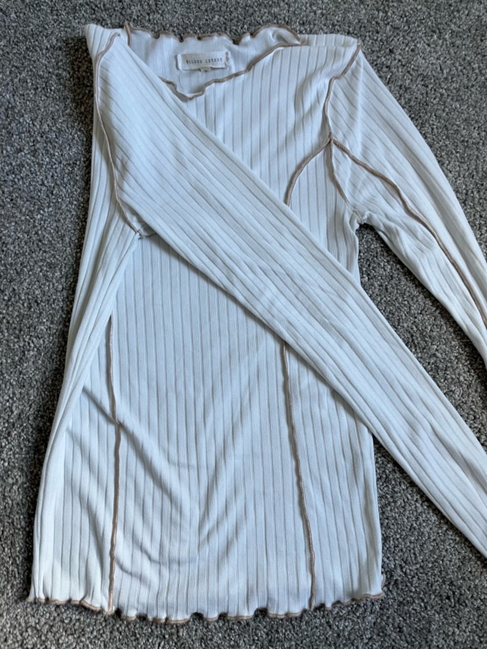 Long sleeve ribbed white top